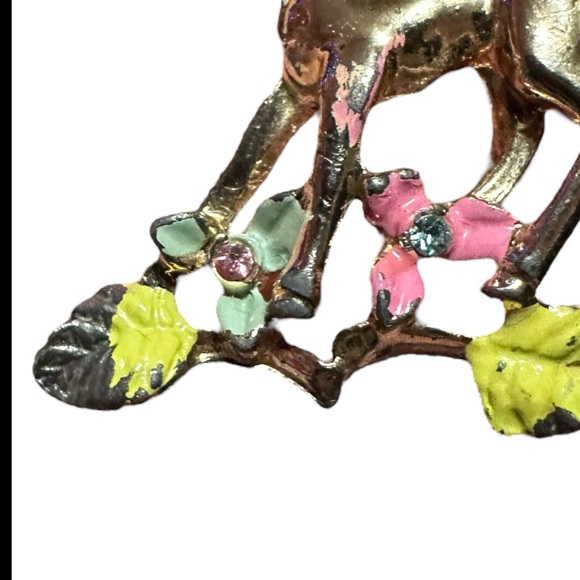 Vintage Doe Deer Fawn Pin Brooch Pink Yellow Flowers - Picture 3 of 6